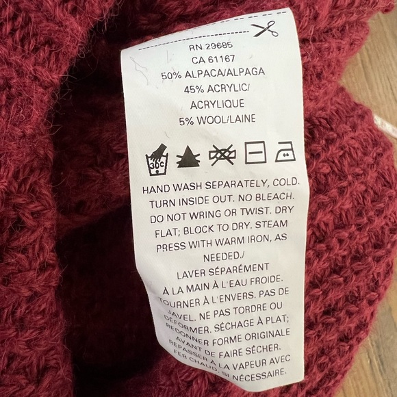 Pendleton oversized fisherman sweater in size small, cranberry color - Picture 6 of 6